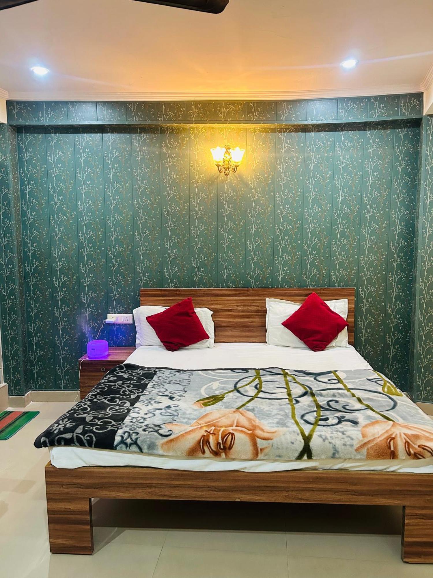 Sainik Guest House 500Mtr From Medanta Hospital Lakhnaú Exteriér fotografie